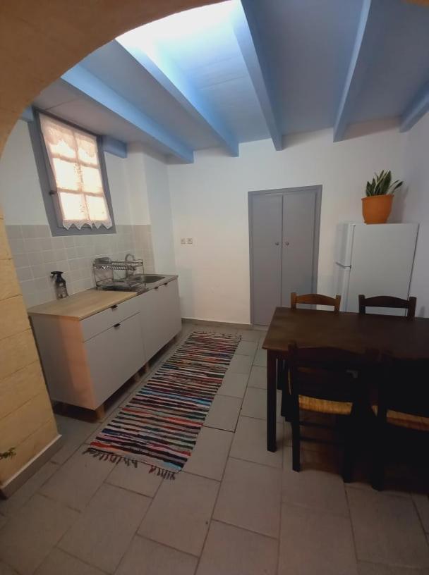Abramis Studios Mitata Luaran gambar