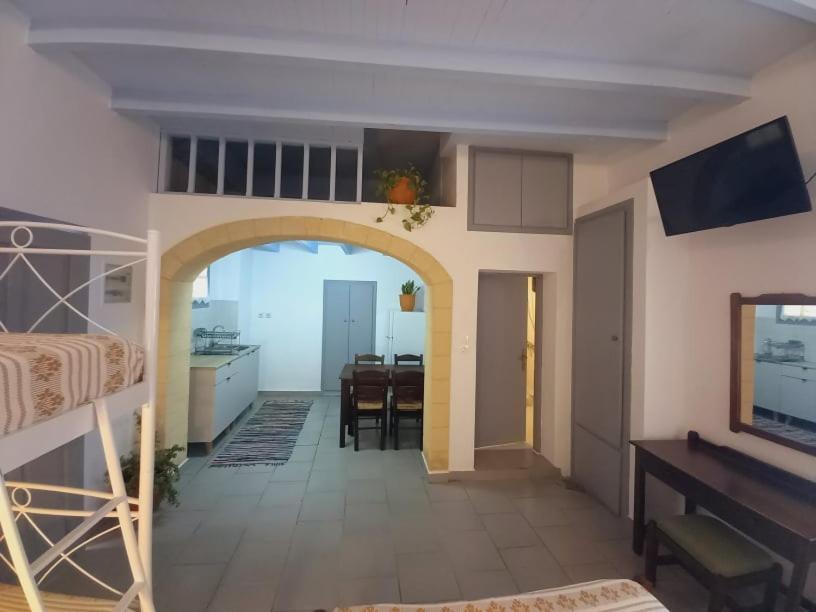 Abramis Studios Mitata Luaran gambar